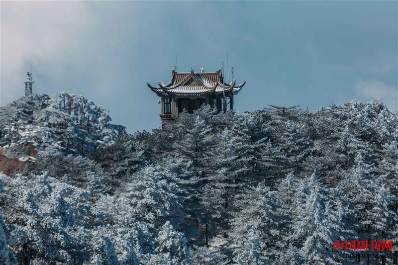 攝圖網(wǎng)_501293537_雪后黃山(企業(yè)商用).jpg
