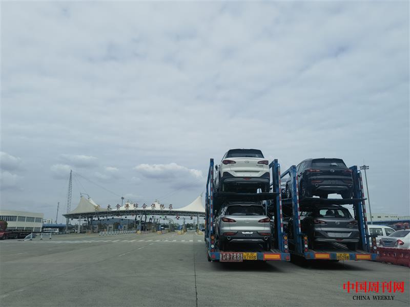 訊唐打通太倉港“區(qū)港聯(lián)動”整車出口業(yè)務(wù)新模式.jpg